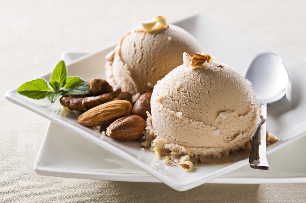 No-machine Velvety Almond Ice Cream